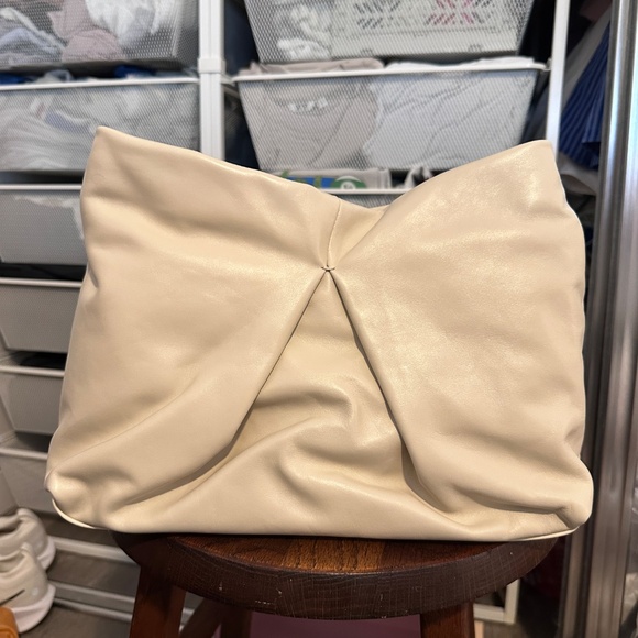 reformation vittoria clutch in almond leather - Picture 4 of 8